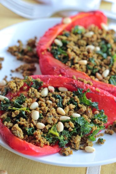 Whole30 Turmeric Balsamic Ground Beef over Roasted Red Peppers. The most amazing, flavor-packed dinner. Seriously, it's a-mazing! And so easy to make - a 20 minute dinner from prep to plated.